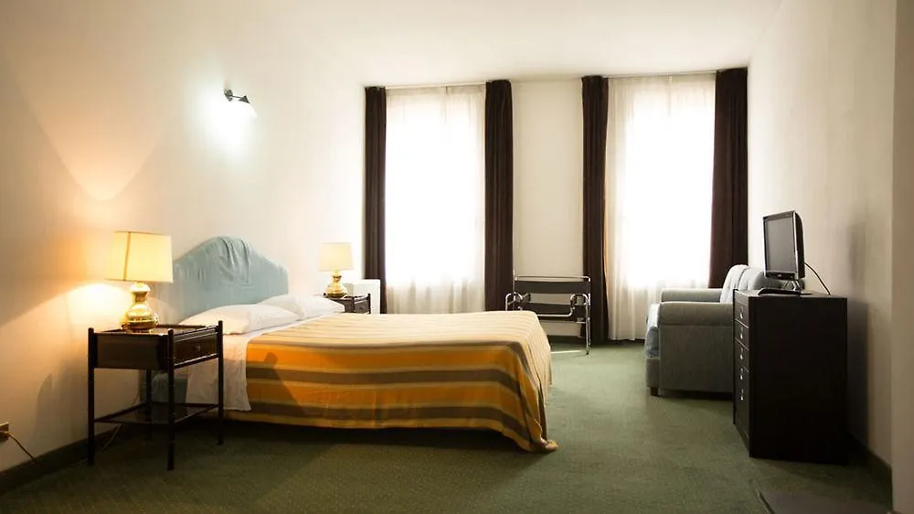 מלון דירות ורונה Residence Hotel Castelvecchio